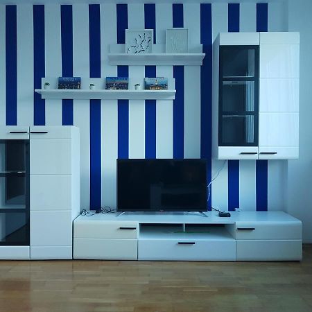 Central Apartment With 24-7 Building Security Novi Sad Exterior foto